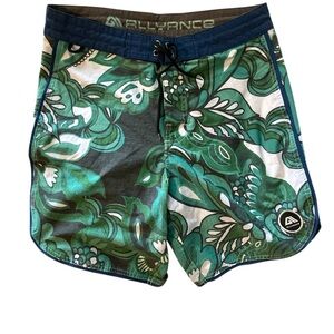 Allyance “Shipwreck” retro board shorts size 30